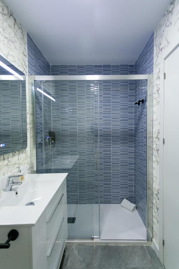 Lujoso Apartamento Con Piscina Compartida 1 Seville Luaran gambar