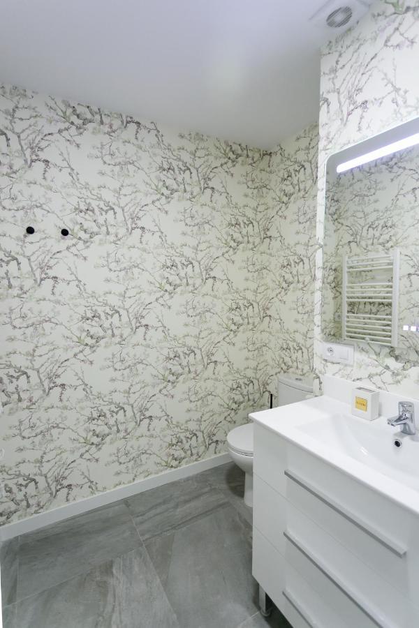 Lujoso Apartamento Con Piscina Compartida 1 Seville Luaran gambar